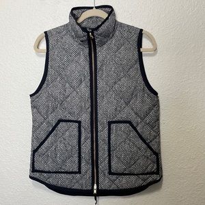 J Crew Women's White & Blue Puffer Vest. Excellent Near New Condition. Size S.